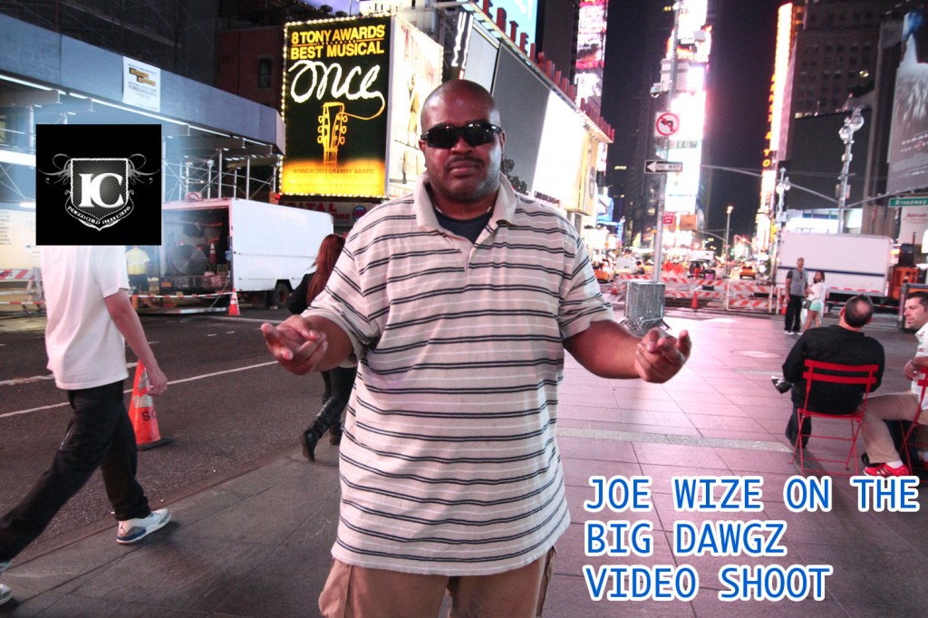 JOE WIZE IN TIMES SQUARE